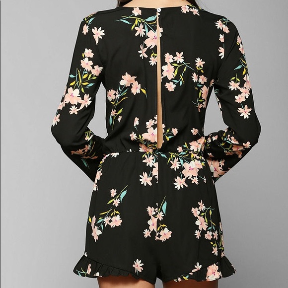 Floral Print V Neck Romper - Picture 2 of 10